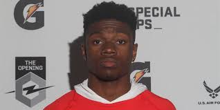 Elisha Lloyd staying in the Pac-12