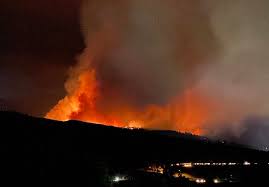 Evacuation alerts affecting 17,000 west kelowna residents near the glenrosa and rose valley fires in the okanagan valley. Zmfkg1kc9ncelm