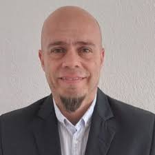 Dear network, I'd like to share that I accepted the invitation to be a  writer for Latina Noticias Magazine, so I created an HR space named  "Formulas for Success