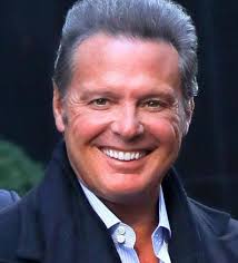 Nos amamos sin más llovia. Yo Fui A Egb On Twitter Felicitamos A Luis Miguel Que Hoy Cumple 49 Anos