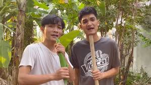 Tung ảnh chuẩn bố bỉm đang bế con ngày cuối tuần, nhưng điều đáng chú ý là biểu cảm dỗi cả. Cau Chuyá»‡n Cuá»'i NÄƒm Máº¡c VÄƒn Khoa X Soytiet X Susu Nháº¡c Táº¿t 2021 Nha Youtube