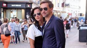 Sokol was born at šumperk, czechoslovakia. Hvezda Tvare A Particky Ondrej Sokol Je Na Lolitky Ukazal Se S Novou Pritelkyni A Zase Je O Vic Jak 20 Let Mladsi Super Cz