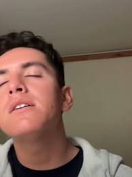 Poznati LGBT Youtuber šokirao je pratitelje transformacijom: Okrenuo se  vjeri i živi u celibatu