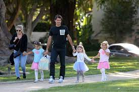 Roger federer hat familie und beruf fest im griff. Roger And The Kids Roger Federer Roger Federer Family Rogers