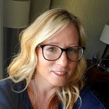 Jennifer Bloomquist's Instagram, Twitter & Facebook