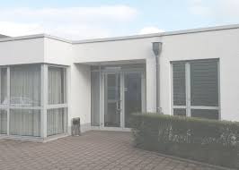 Ein eigener parkplatz direkt hinter dem haus mit etwa 16 stellplätzen sorgt dafür, dass sie bequem mit dem auto bei uns parken können. Beatmungs Wg Haus Klara Atemzeit Gmbh