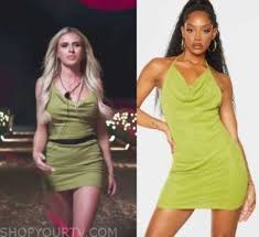 Love island fans had a lot to say about toby ﻿aromolaran and chloe burrows getting back together after the pair rekindled their romance on tonight's episode. Love Island Season 7 Episode 1 Chloe S Green Cowl Neck Dress Shop Your Tv
