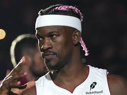 Kimberly Willcutt's Instagram, Twitter & Facebook