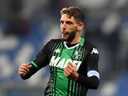 Он играет на позиции правый вингер. Arsenal Readying Move For Sassuolo Forward Domenico Berardi 90min