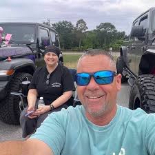 What could be causing oil leaks in my 2017 Jeep Wrangler?