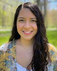 Kirsten Burdick's Instagram, Twitter & Facebook