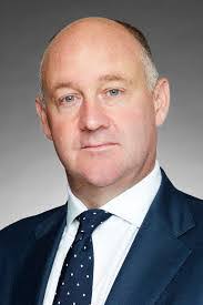 Robert Mcnevin's Instagram, Twitter & Facebook