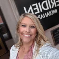 Anne Steinberg's Instagram, Twitter & Facebook