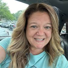 The Puget Sound Norwegian Elkhound currently has several adult dogs  available for placement. These dogs are retired show dogs, and dogs that  are needing to be placed due to unfortunate family circumstances.