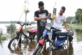 Perbedaan ibadah pemuda dengan ibadah lain adalah jemaat yang hadir relatif memiliki usia antara 17 sampai 25 tahun. Projek Kereta Terbang Tak Jalan Pemuda Cipta Motor 2 Alam Redah Banjir