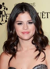 To professional hairstylists, wavy hair is considered the holy grail of hair types. Wavy Hairstyles For Prom Beauty Riot