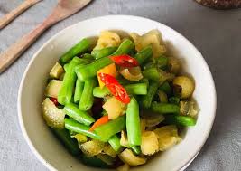 (nak lebih pun tak pe) cili kering blend 1 senduk besar. Resep Dan Cara Memasak Tumis Kikil Buncis Pedas Tanpa Ribet Arenatani Digital Indonesia