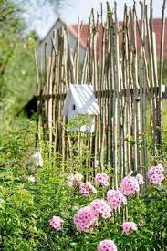 Sichtschutz Oder Unkonventionelle Rankhilfe Diy Pomponetti Sichtschutz Garten Diy Gartenideen Gartensichtschutz