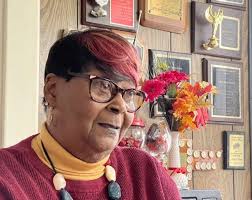 Dee Tolbert's Instagram, Twitter & Facebook