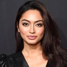 The way a woman dresses shouldn't define the respect she receives from  others. I hope this changes now. The @UnitedNations has made November 25  the International Day for the Elimination of Violence