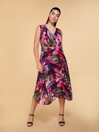 Acquista marina rinaldi in sconto primavera estate 2021 con spedizione espressa e reso gratuito ✓ scopri il catalogo marina rinaldi su giglio.com e l'area outlet. Marina Rinaldi Curvy Primavera Estate 2021 Foto Collezione Persona Consigli Per Tutti