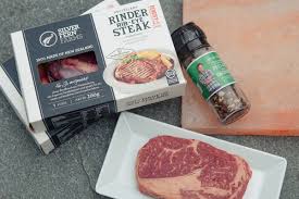 When cooked properly, this fatty steak will melt in the mouth. Rib Eye Steak Von Der Salzplanke Werbung Damn Tasty
