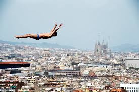 Tripadvisor has 3,265,913 reviews of barcelona hotels, attractions, and restaurants making it your best barcelona resource. Turmspringen Mit Blick Auf Barcelona Sport Fotografien Als Wandbilder Wassersport Foto Nosports Magazin