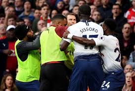 Arsenal football club is a professional football club based in islington, london, england. Arsenal V Tottenham Watch As Fight Breaks Out On Pitch Devon Live
