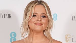 Emily STAR（Emily Atack announces pregnancy: The Inbetweeners star says  she's 'never been so happy' as she reveals baby bump