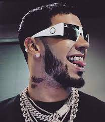 Anuel Aa En 2020 Fonfo De Pantalla Imagenes De Cantantes Fotos De Artistas Famosos
