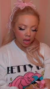 Kyla Cook's Instagram, Twitter & Facebook