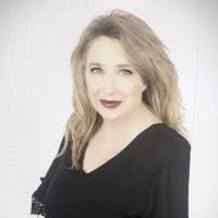 Kelly Sumpter's Instagram, Twitter & Facebook