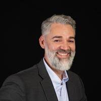 Ashley Layton's Instagram, Twitter & Facebook