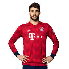Grab yourself all three and be perfectly outfitted for any game, anywhere. Fc Bayern Shirt Home Longsleeve 18 19 Official Fc Bayern Munich Store
