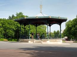 kiosque a musique dans le parc roger salengro