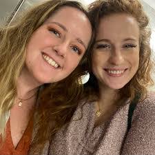 Sarah Bunch's Instagram, Twitter & Facebook