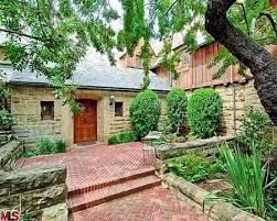 Former Celeb Home Of Natalie Portman Los Feliz Los Angeles Ca Fairytale House Celebrity Houses Beautiful Homes