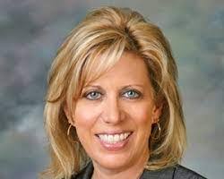 Gina Decker's Instagram, Twitter & Facebook