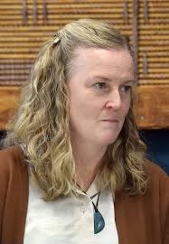 Regional councillor, leadership in standoff