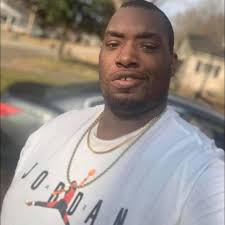 Brooke uses her cousin's phone to call Isaiah and almost gets caught by  Bethany