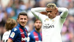 ريال مدريد يصدر بيانا رسميا بشأن إصابة ماريانو دياز موقع سبورت 360 أعلن نادي ريال مدريد لكرة القدم اليوم الأربعاء من خلا Sports Jersey Soccer Field Jersey