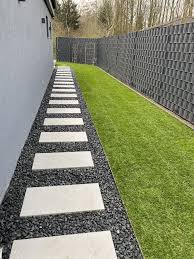 Der gehweg soll durch basaltsteine eingefasst werden und mit andesit. Garten Gehweg Basalt Und Beton In 2020 Garten Garten Landschaftsbau Vorgarten Gehweg