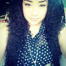 Kim Dash's Instagram, Twitter & Facebook