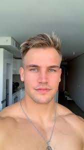 Chris Mouton's Instagram, Twitter & Facebook