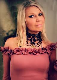 Rising Star, Artist Stacey Wells: “Help people in whichever way you can;  Small things make a big difference in people's lives”