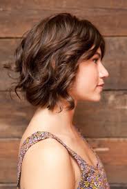 Looking for simple & short hairstyles and haircuts for girls? 35 Beautiful Short Wavy Hairstyles For Women