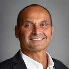 The opportunity to take his baseball career back to the University of  Tampa, his alma mater, and in the city where he was born and raised,  arrived in late 2000 after the