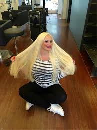 Purple is also selected as the color of the original kitten logo combined with letter k (initial of daniele katzenberger's last name). Daniela Katzenberger Was Ware Rapunzel Ohne Ihre Lange Mahne Great Lengths Das Original Extensions Haarverlangerung Mit Naturhaar Facebook