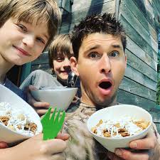 Made my boys Carrot-Cake “Acai” Bowls for breakfast this morning. The  recipe is super simple. It goes like this: Per bowl: 2 carrots 1/2 frozen  banana 1/3 can coconut milk 1 tablespoon