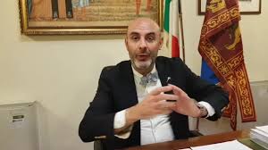 Il ddl zan su omofobia e transfobia inserisce omosessuali e transessuali tra le categorie che, in quanto vulnerabili, hanno una speciale protezione giuridica, al pari dei monori, dei disabili. Ddl Zan Pillon Non Ne Puo Piu Di Fedez Tante Belle Cose Alla Tua Splendida Famiglia Il Tempo